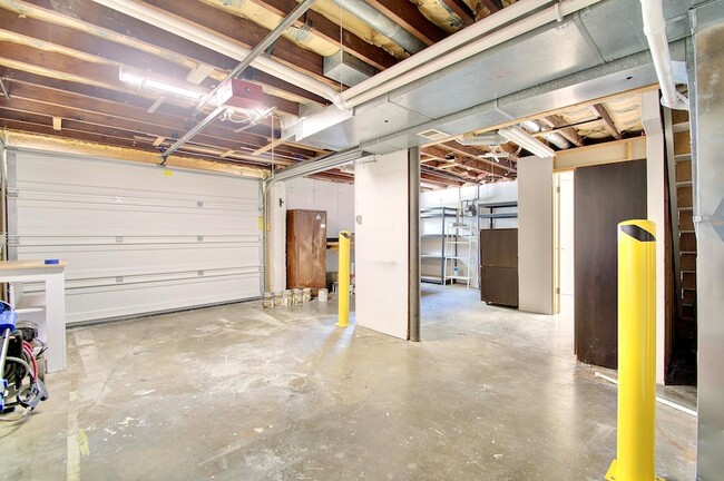 Building Photo - 36 Toni Terrace