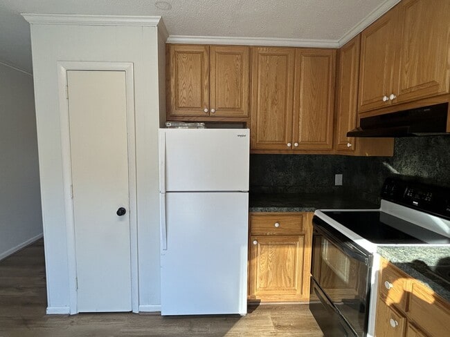 Building Photo - Brown's Chapel Duplex