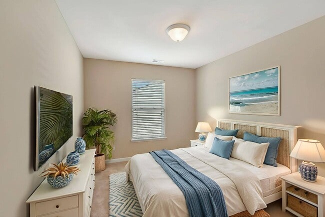 Building Photo - Lakes of Summerville