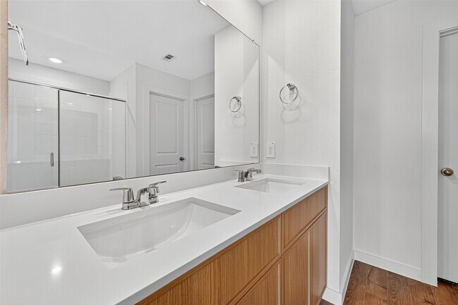 Building Photo - 3518 Mockingbird Ln