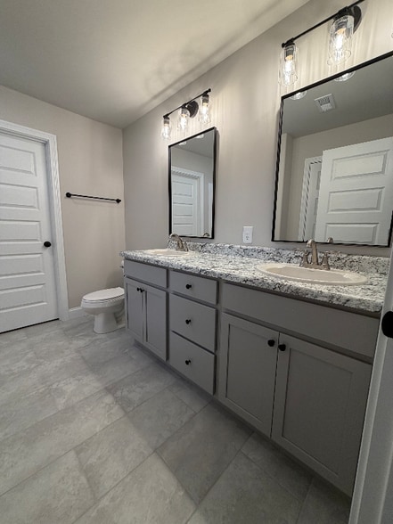 Building Photo - 2615 Parkers Mdw Ln