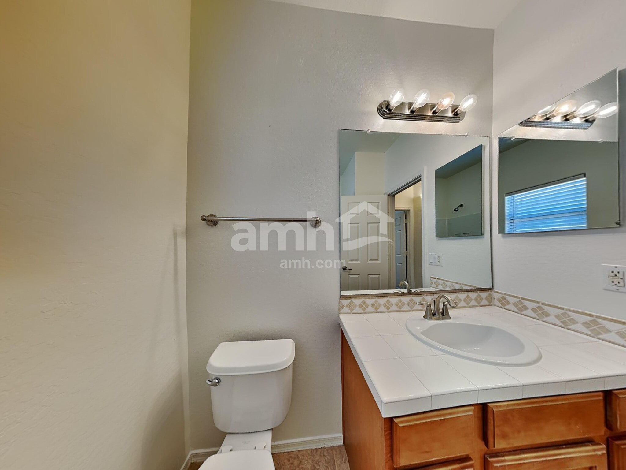 Building Photo - 10121 W Luxton Ln