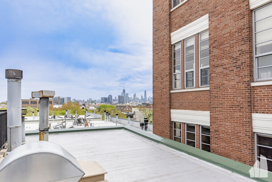 Building Photo - 1737 N Paulina St