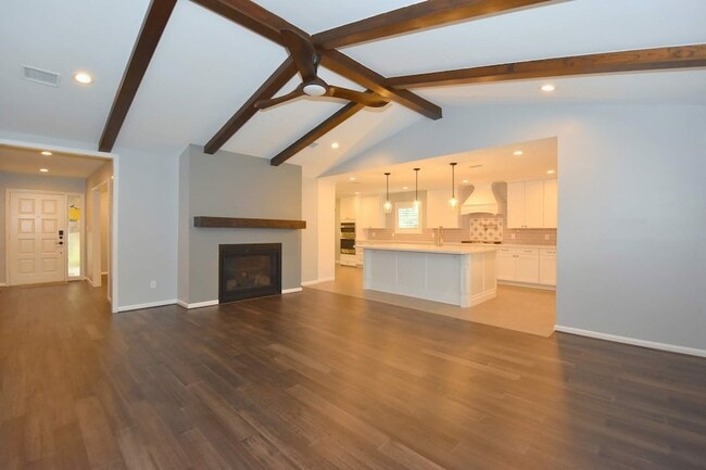 Building Photo - 10802 Meadow Lake Ln