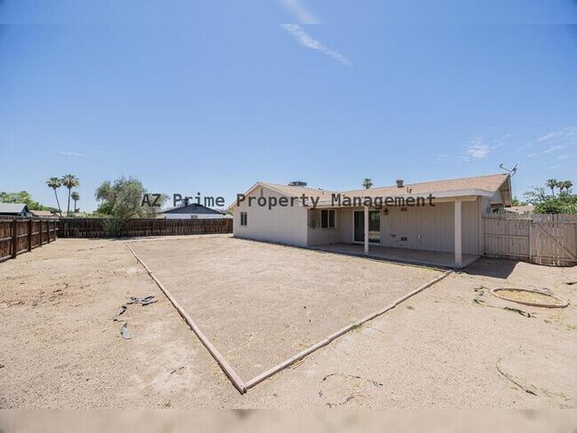 Building Photo - 5849 S College Ave