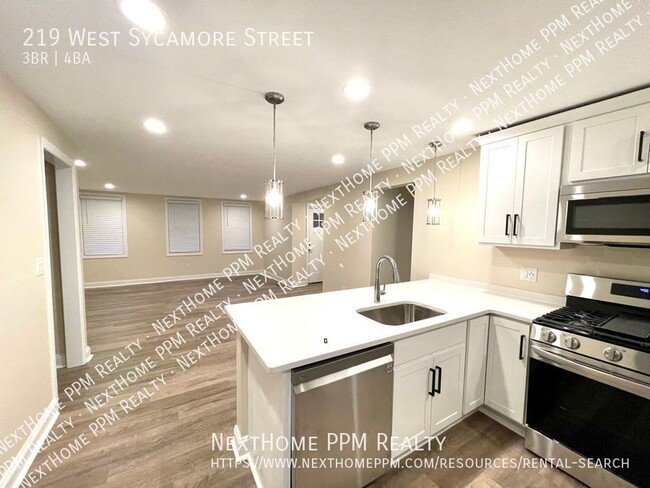 Primary Photo - 219 W Sycamore St