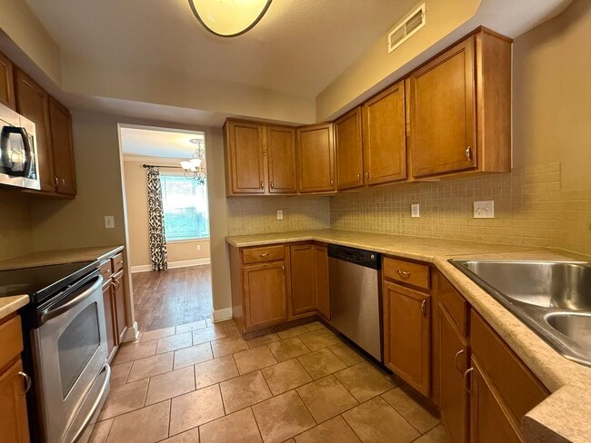 Building Photo - 405 S Village Cir