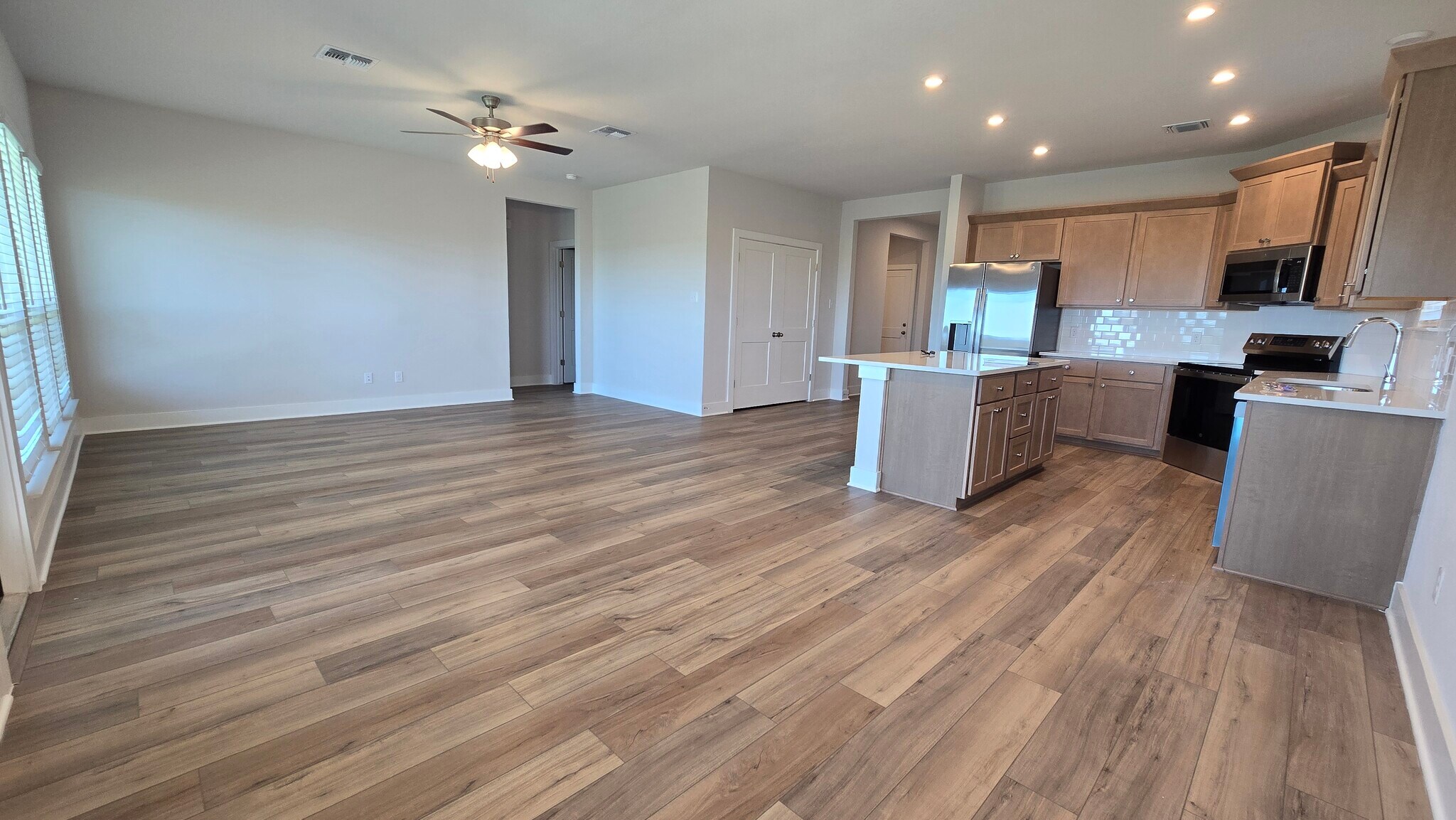 Building Photo - 449 Pipe Creek Dr