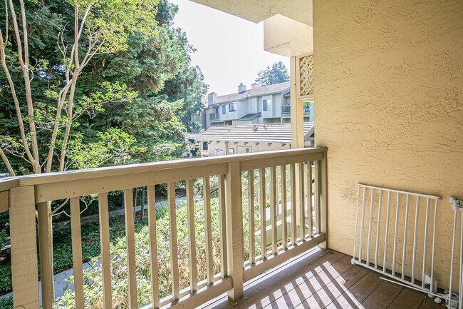 Building Photo - 1912 Magdalena Cir