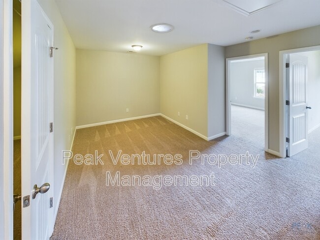 Building Photo - 11 Endeavor Cir