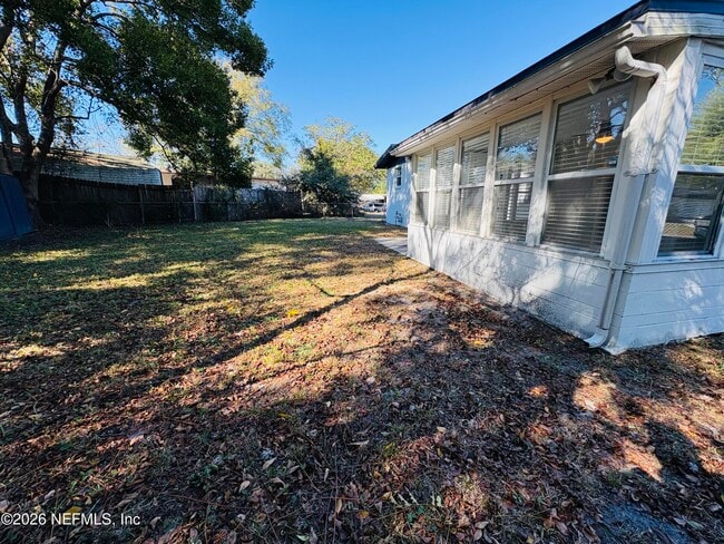 Building Photo - 7008 Perke Dr