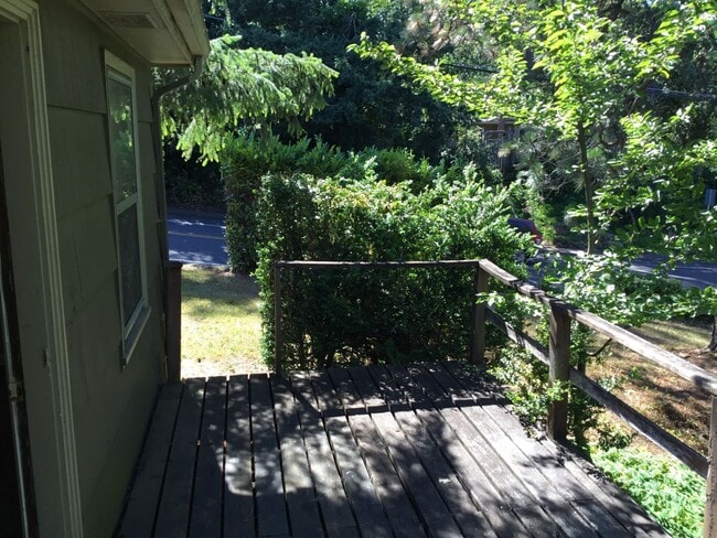 Building Photo - 5 Bedroom House in Southeast Eugene