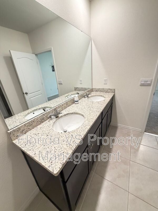 Building Photo - 804 Horsetail Dr