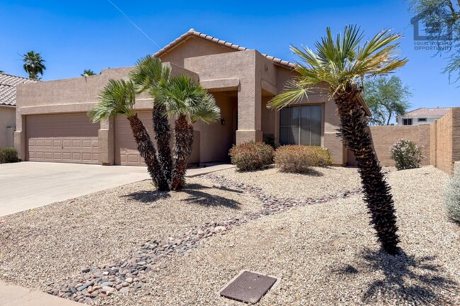 Building Photo - 3Bed/2Bath House at N 59th Ave/Union Hills! Move-In Ready on 09/24/2026! -- 3 CAR GARAGE! PRIVATE...