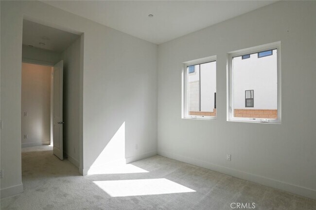 Building Photo - 20552 Edgewood Ct
