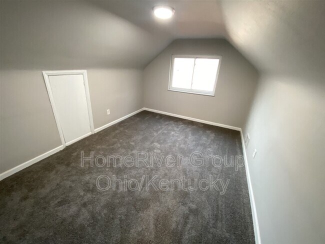 Building Photo - 2644 Knight Ave