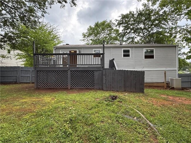 Building Photo - 10415 Plantation Bridge Dr
