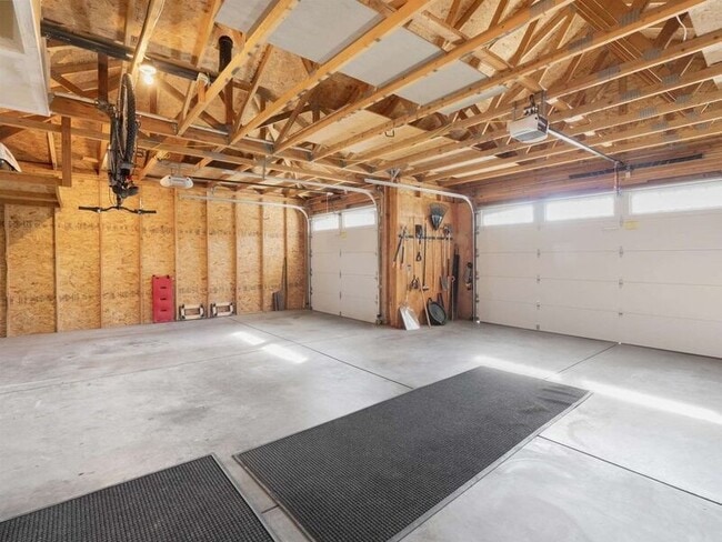 Building Photo - 806 N Knudson St