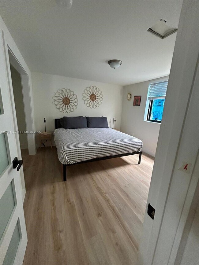 Building Photo - 1244 NW 32nd St