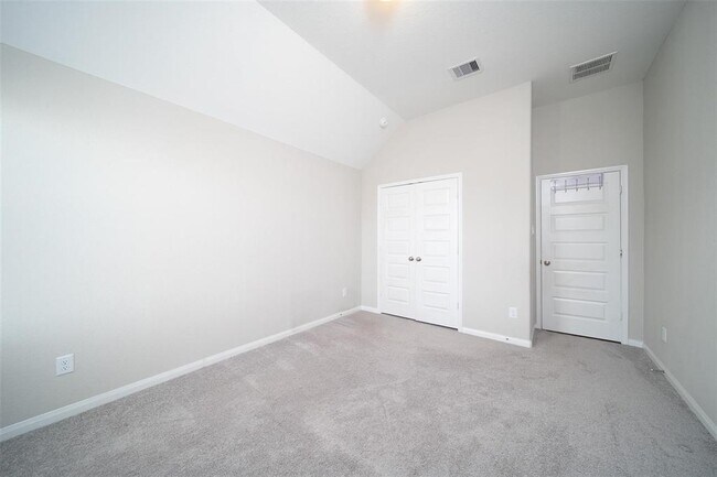 Building Photo - 4715 Hollow Tree Dr