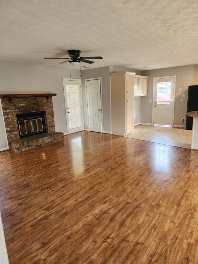 Building Photo - 946 Elysium Dr