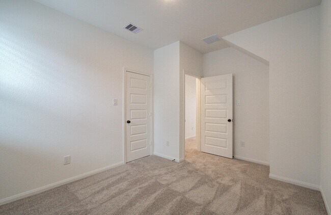 Building Photo - 7231 Yarrow Blossom Ct