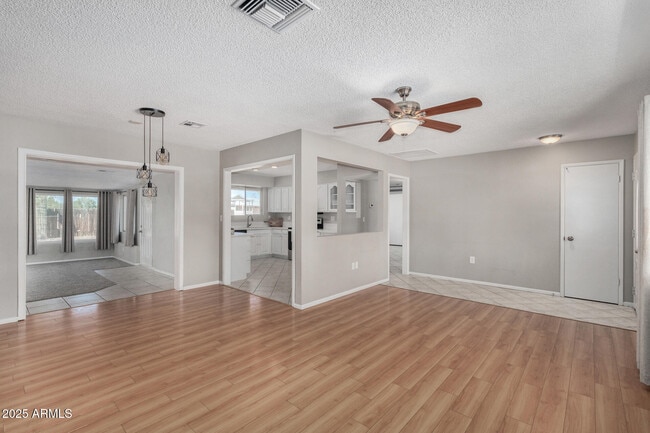 Building Photo - 10216 N 110th Ave