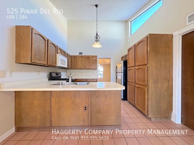 Building Photo - West El Paso 4 bed/3 bath refrig A/C Home!