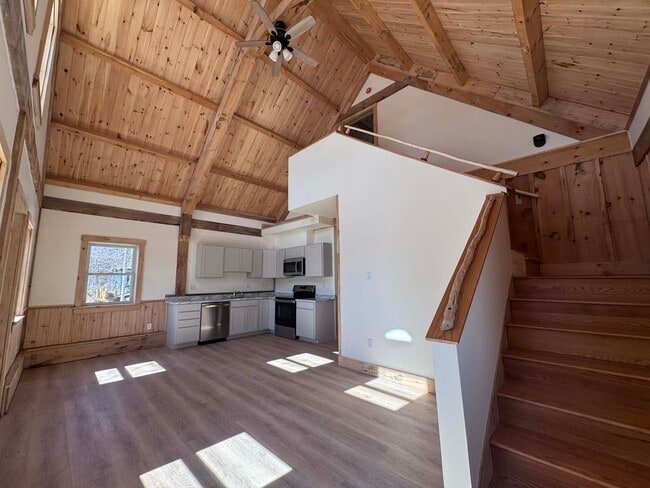 Building Photo - Meadow Woods