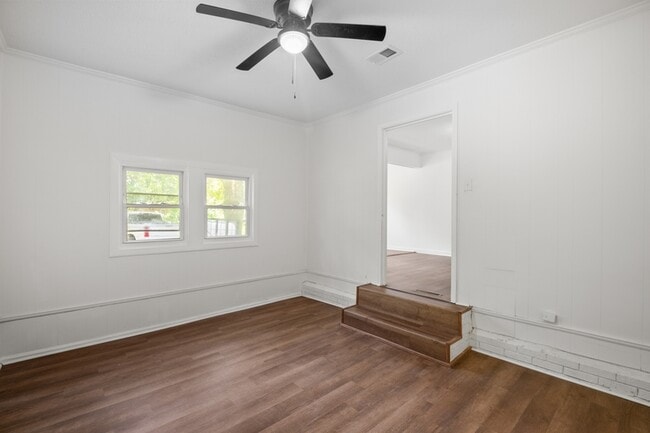 Building Photo - 27 Bethune Ct