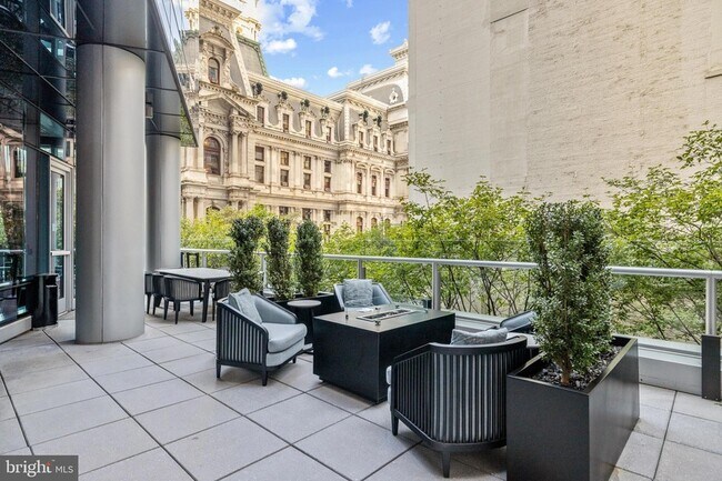 Building Photo - 1414 S Penn Square