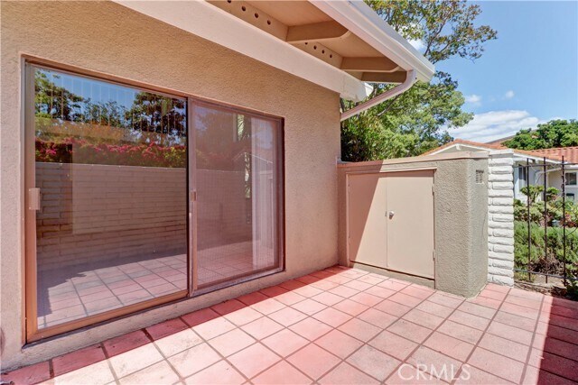 Building Photo - 2057 Via Mariposa E