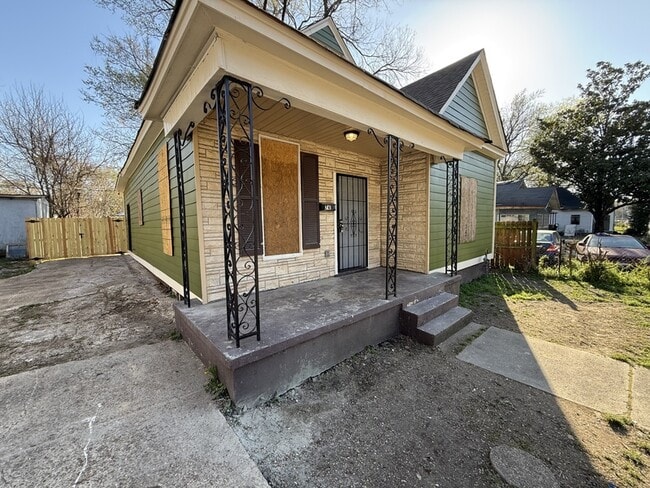 Building Photo - 741 E Trigg Ave