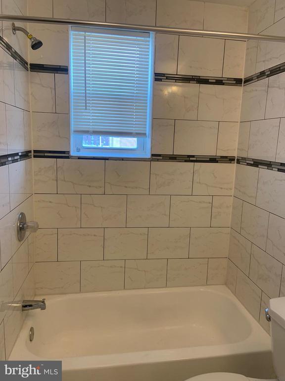 Building Photo - 2504 W Franklin St