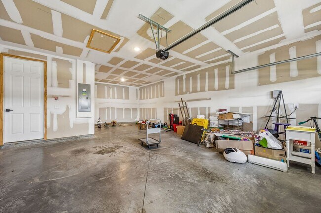 Building Photo - 75565 Blackbird Dr