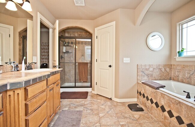 Building Photo - ***1804 SW Sequoia***