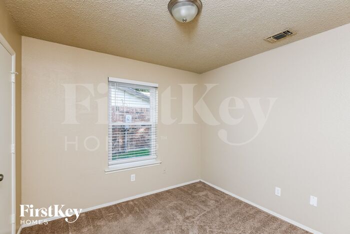 Building Photo - 3513 Hummingbird Dr