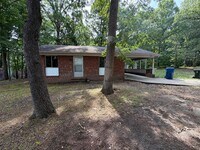Building Photo - 114 Oakspring Ln