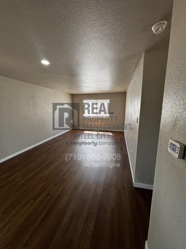 Building Photo - 326 W Golden Eagle Way