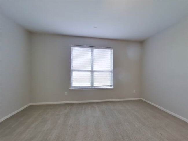 Building Photo - 410 Heatherton Hill Dr