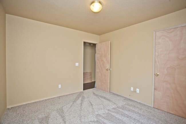 Building Photo - 2484 N Brophy Cir