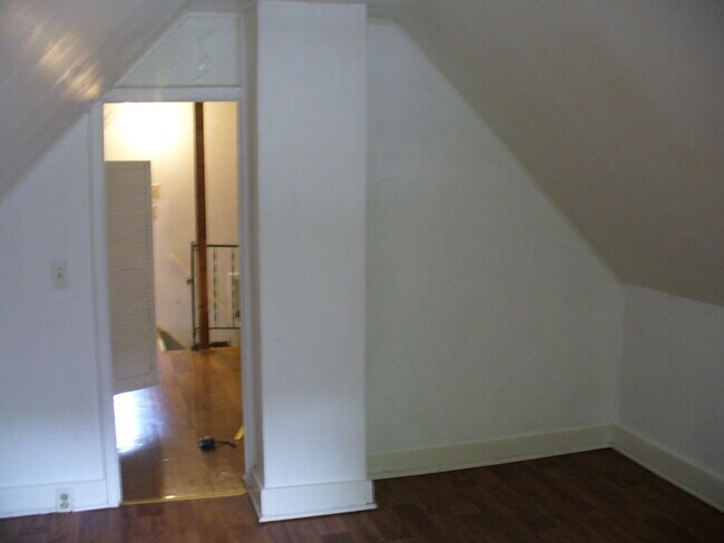 Building Photo - 1217 17th Ave