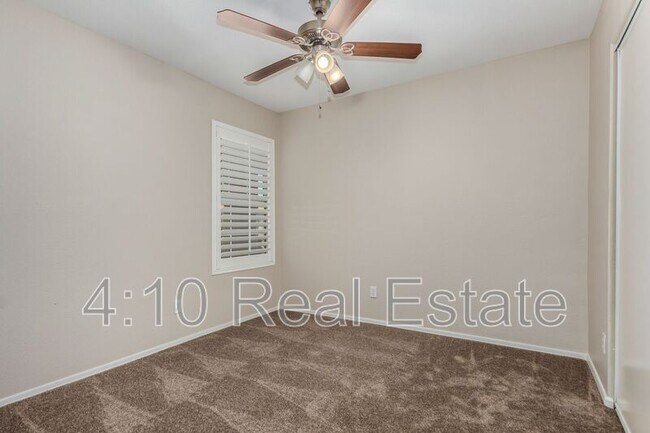 Building Photo - 2085 W Harbour Dr