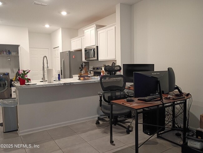 Building Photo - 8995 Gifford Dr