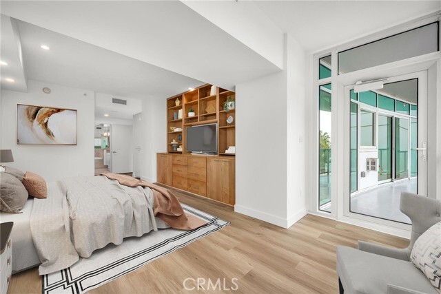 Building Photo - 13600 Marina Pointe Dr