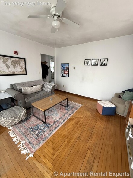 Building Photo - 585 Somerville Ave