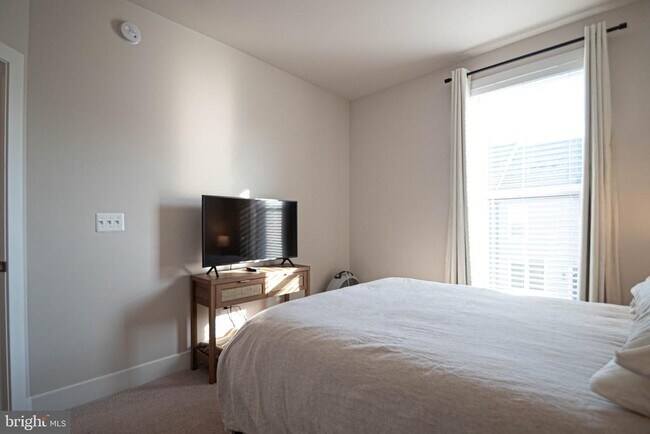 Building Photo - 2453 Liberty Lp