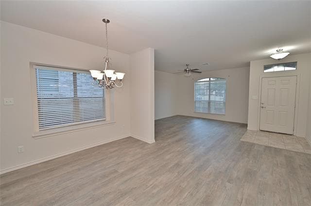 Building Photo - 808 Bahar Ct
