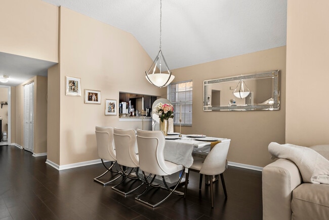 Building Photo - 5359 Buckhead Cir