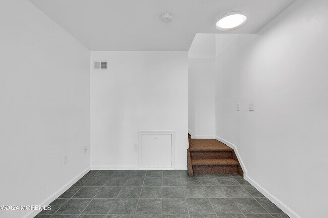 Building Photo - 509 8th Ave